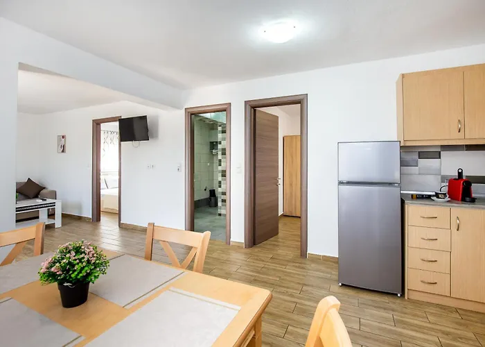 House Litsa 3 *