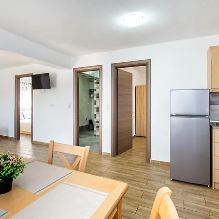 House Litsa 3 *